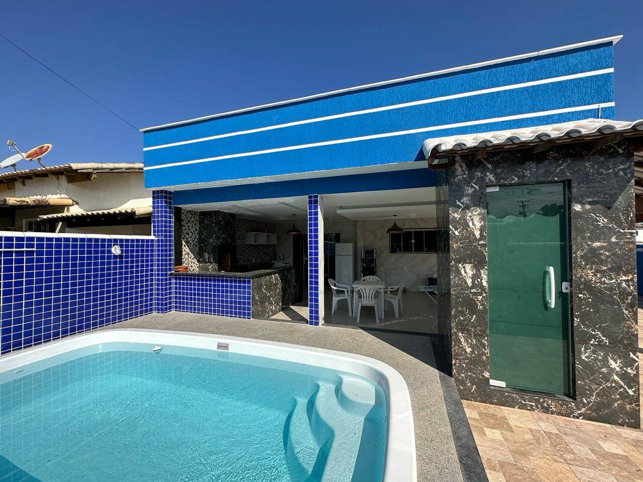 Casa para alugar com 2 quartos, 315m² - Foto 1