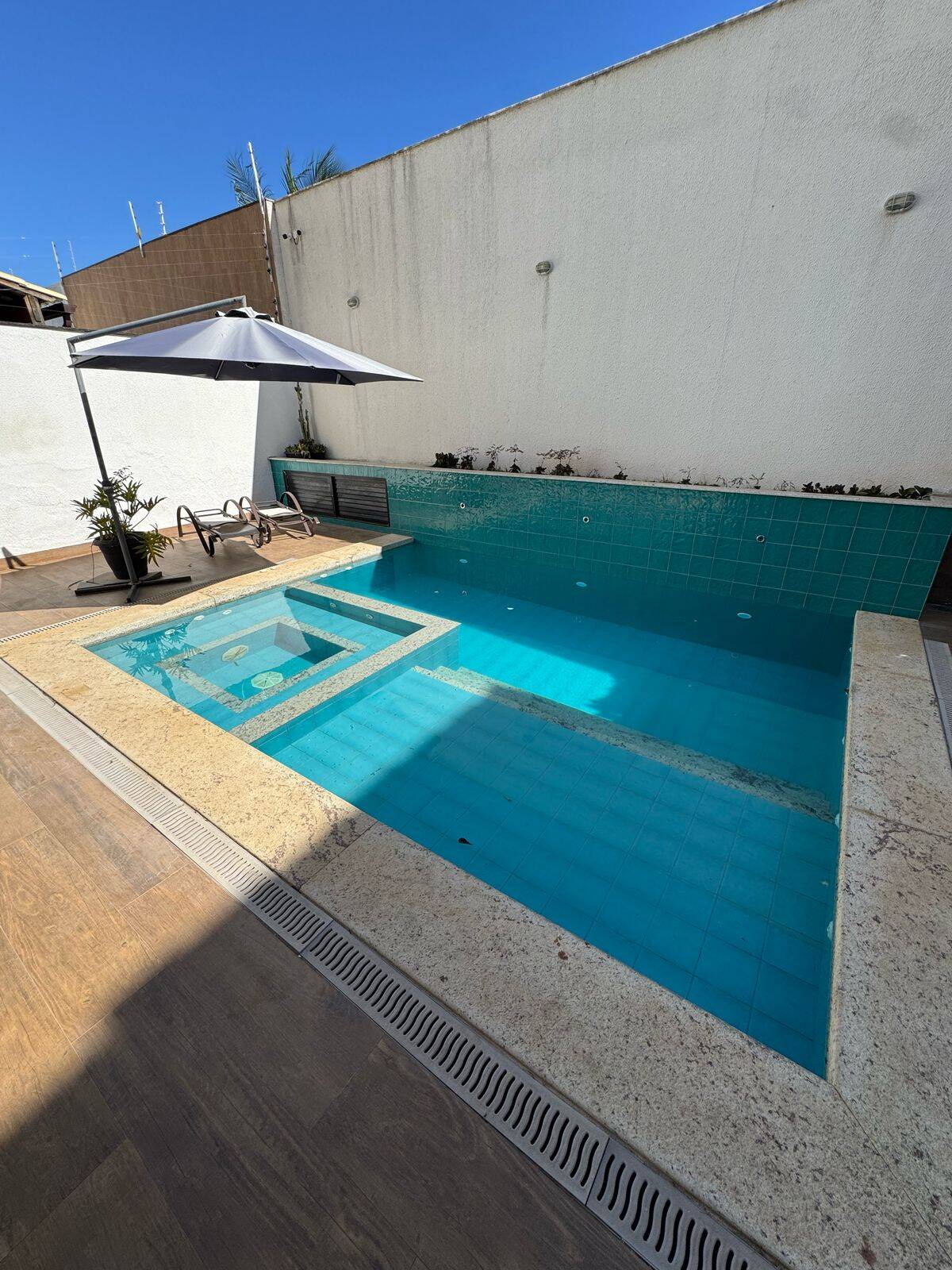 Casa à venda com 4 quartos, 326m² - Foto 4
