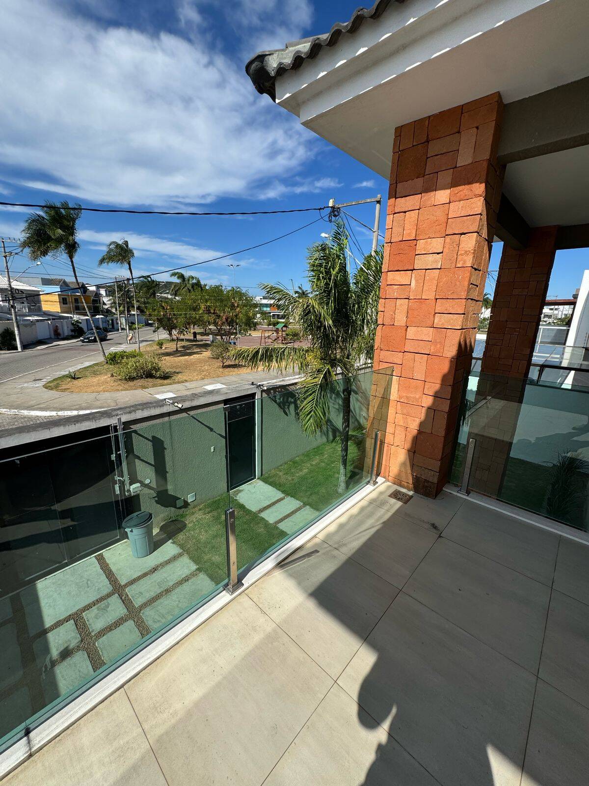 Casa à venda com 4 quartos, 326m² - Foto 2