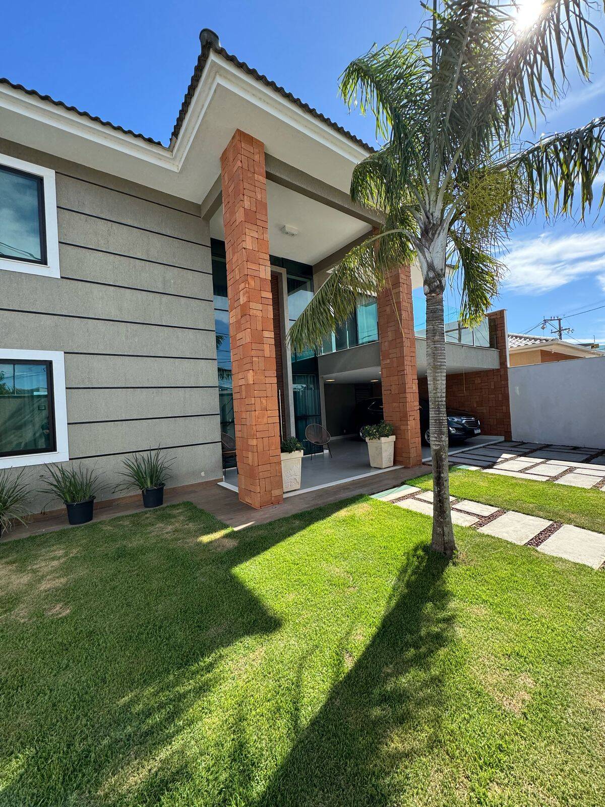 Casa à venda com 4 quartos, 326m² - Foto 1