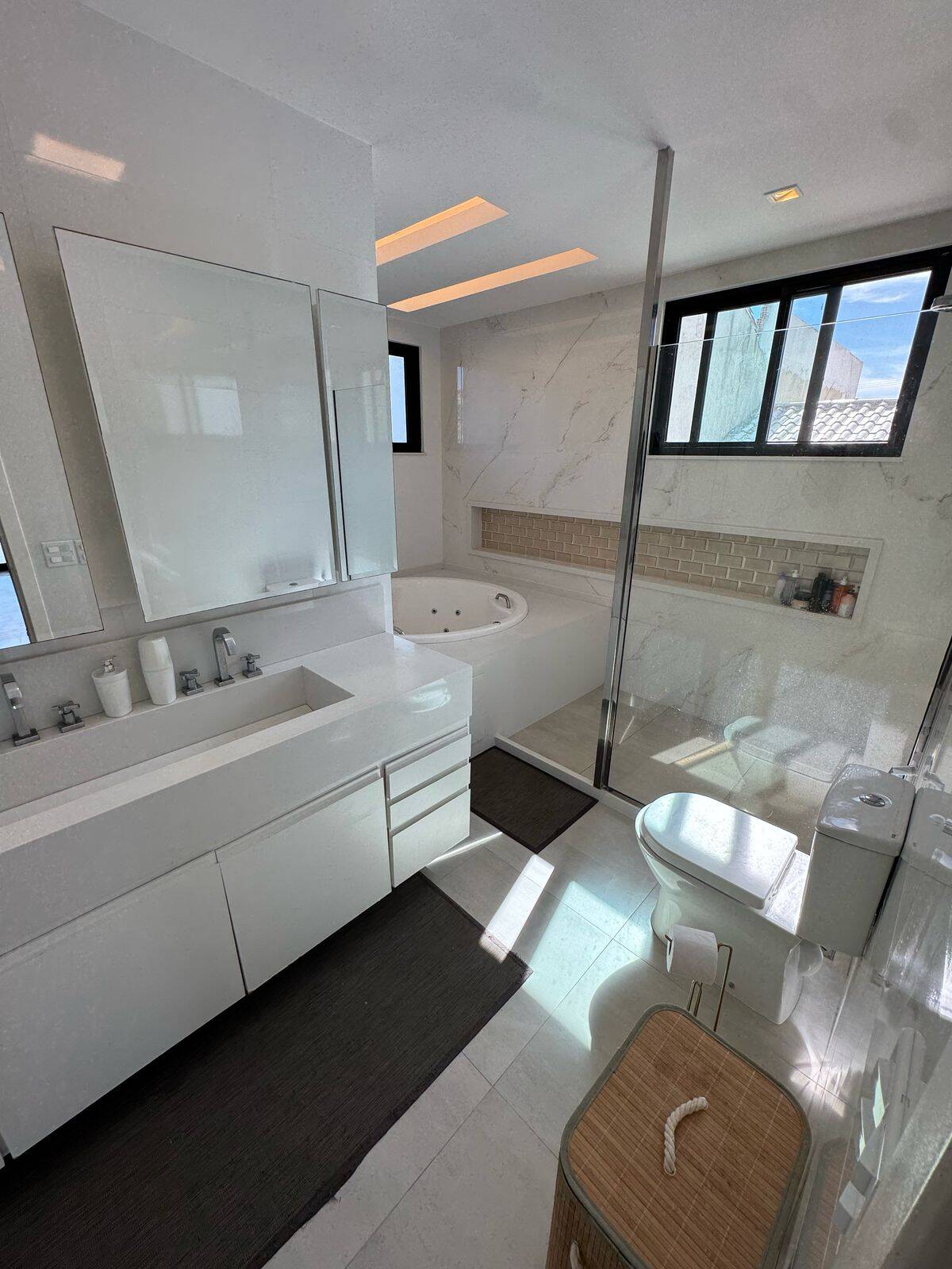 Casa à venda com 4 quartos, 326m² - Foto 20