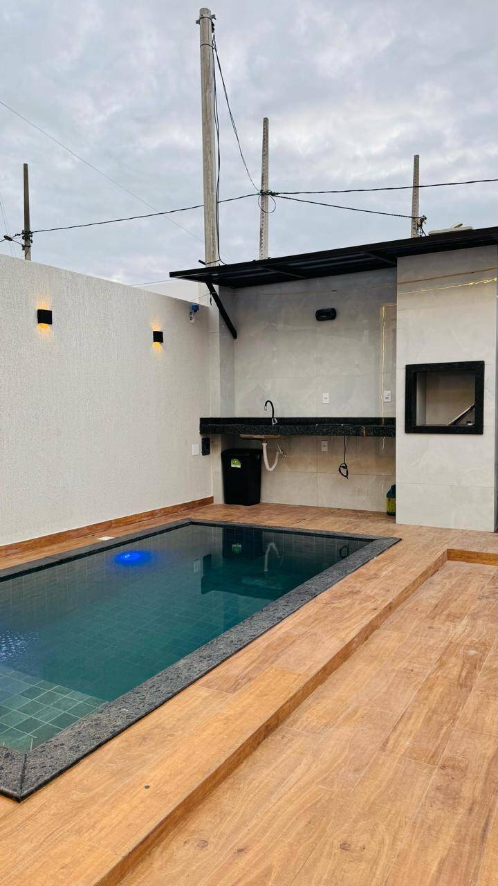 Casa à venda com 2 quartos, 60m² - Foto 4