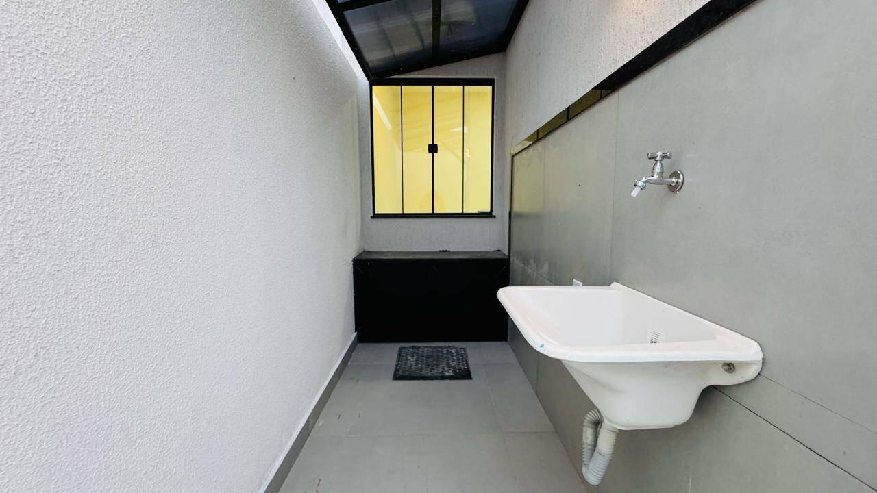 Casa à venda com 2 quartos, 60m² - Foto 13