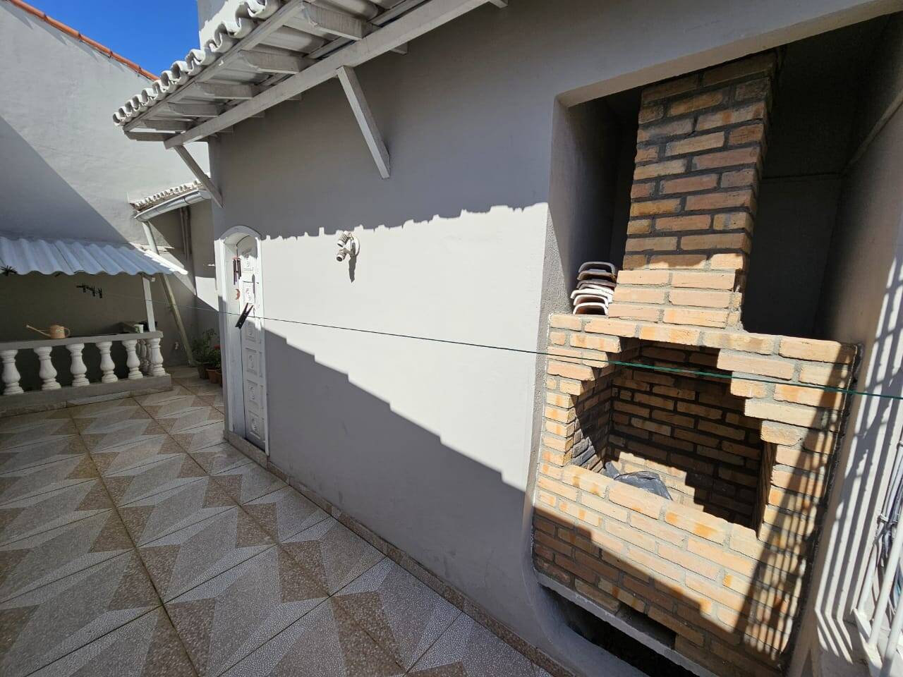 Casa à venda com 3 quartos, 76m² - Foto 2