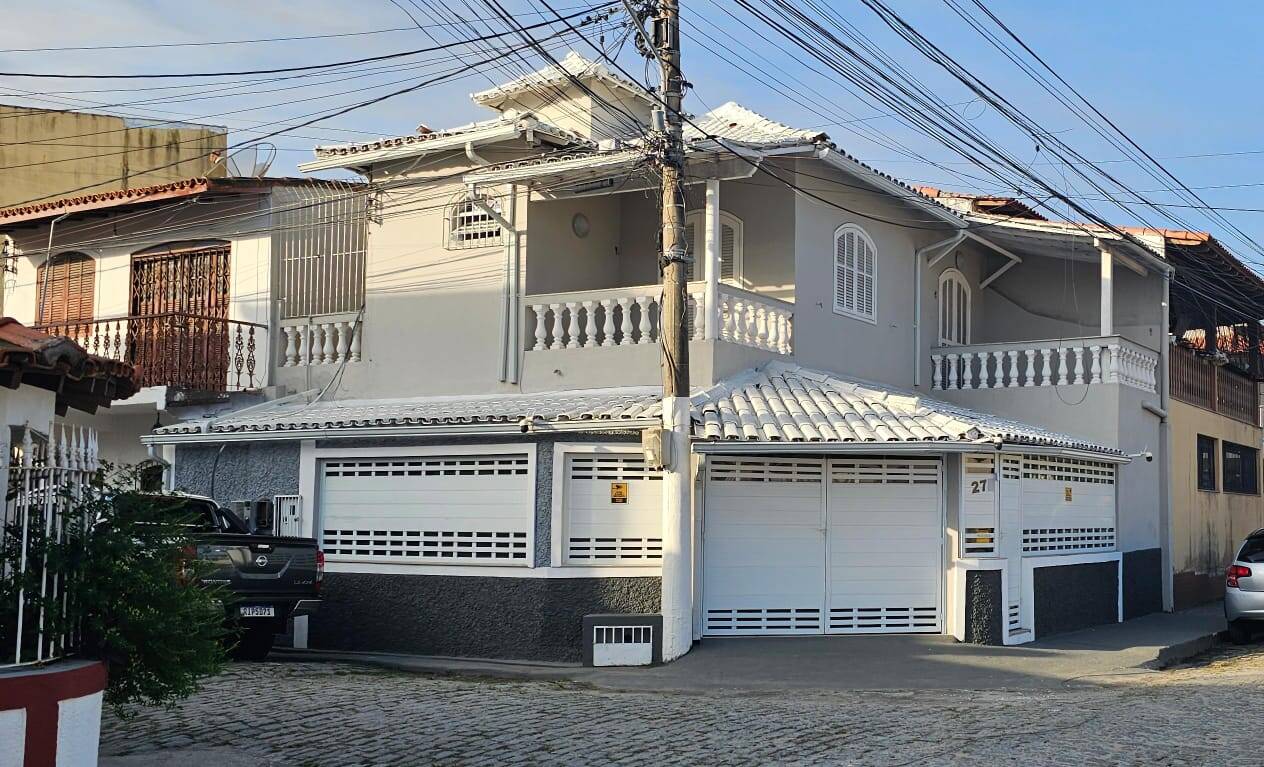 Casa à venda com 3 quartos, 76m² - Foto 1