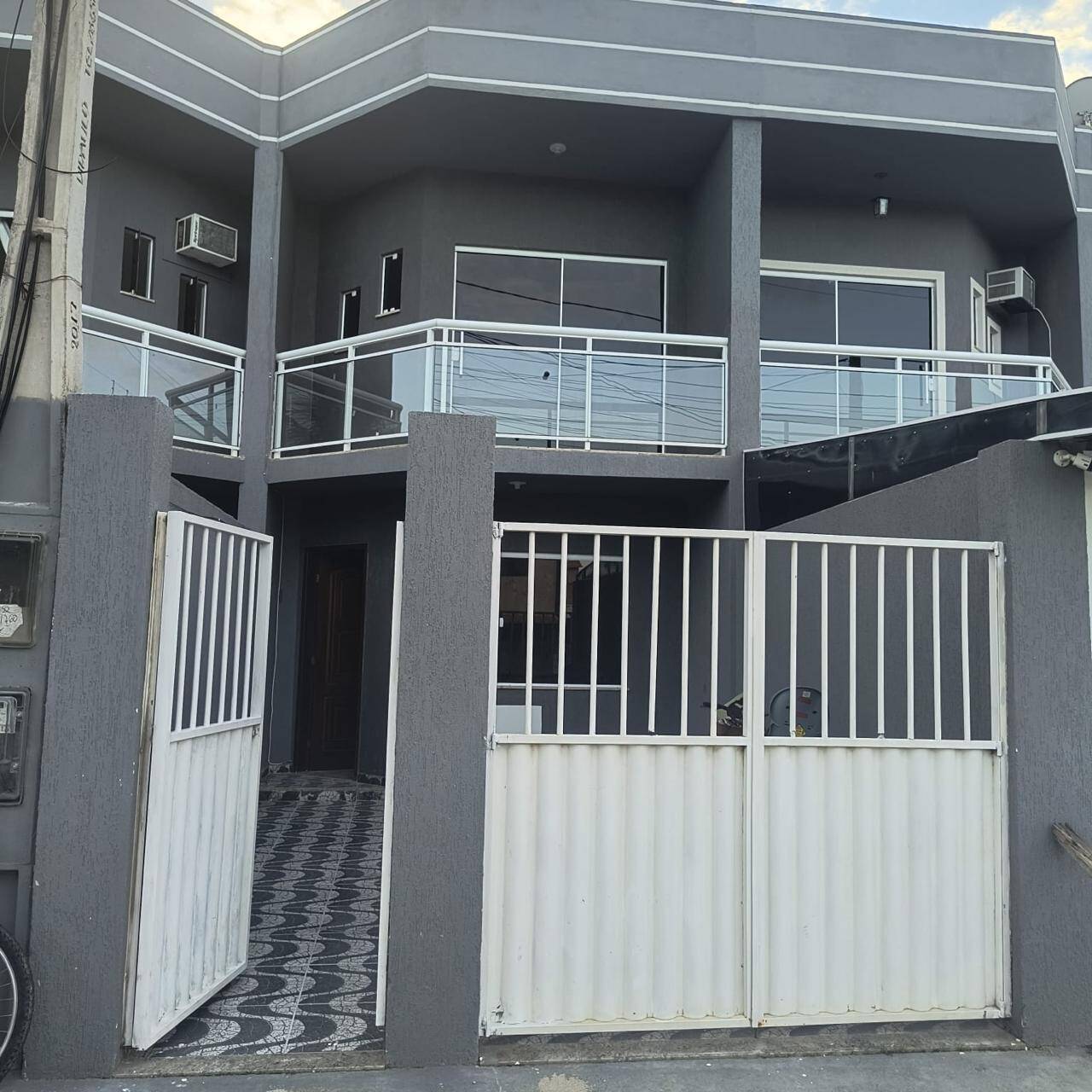 Casa à venda com 2 quartos, 75m² - Foto 1