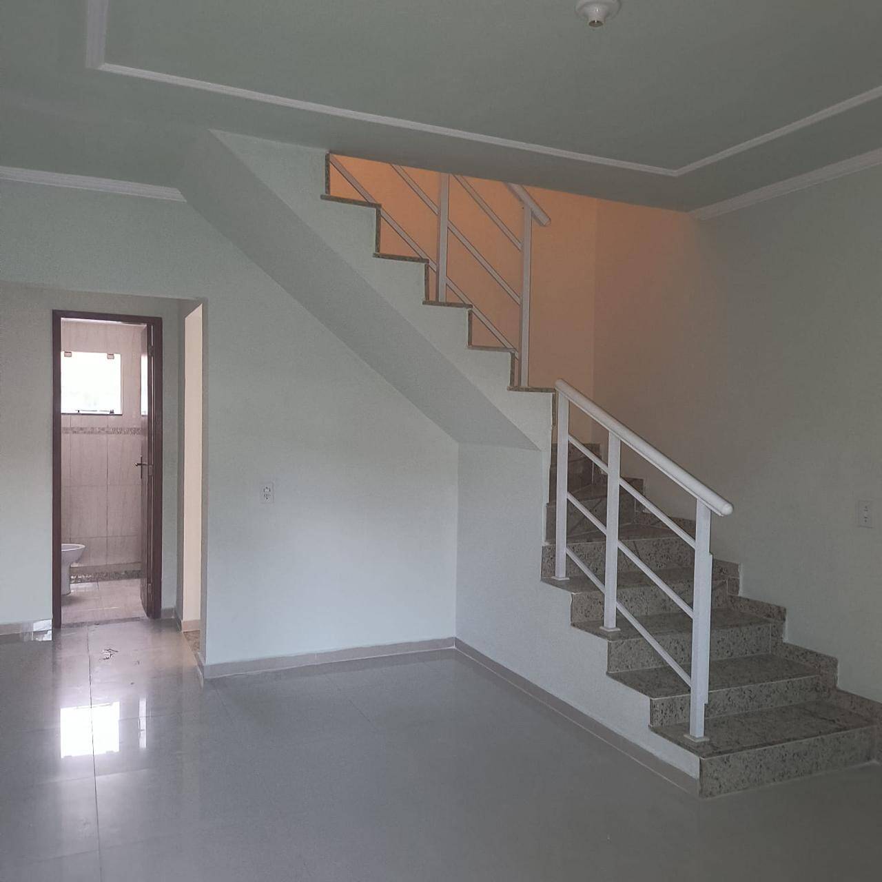 Casa à venda com 2 quartos, 75m² - Foto 2