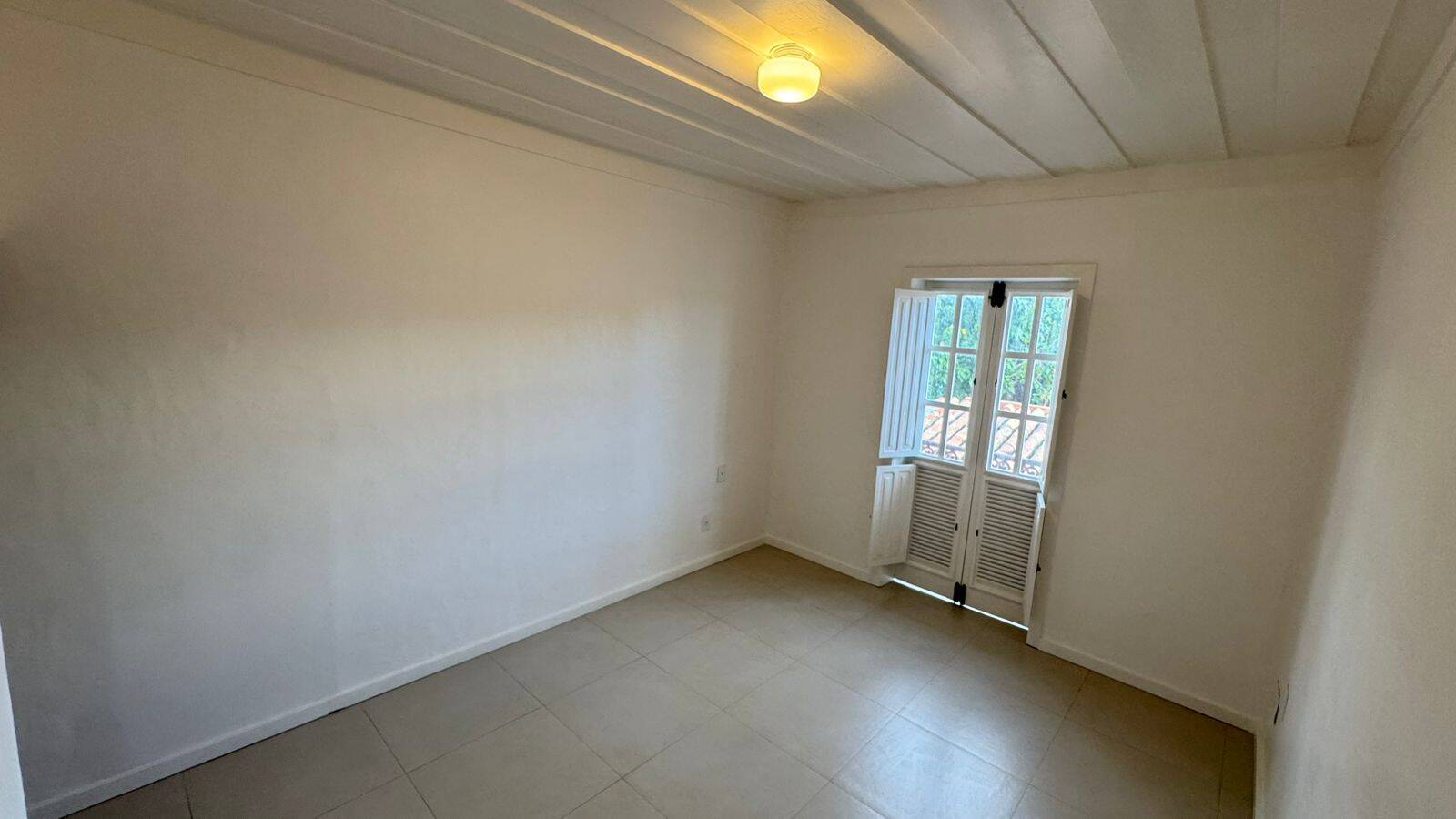 Casa para alugar com 5 quartos, 450m² - Foto 5
