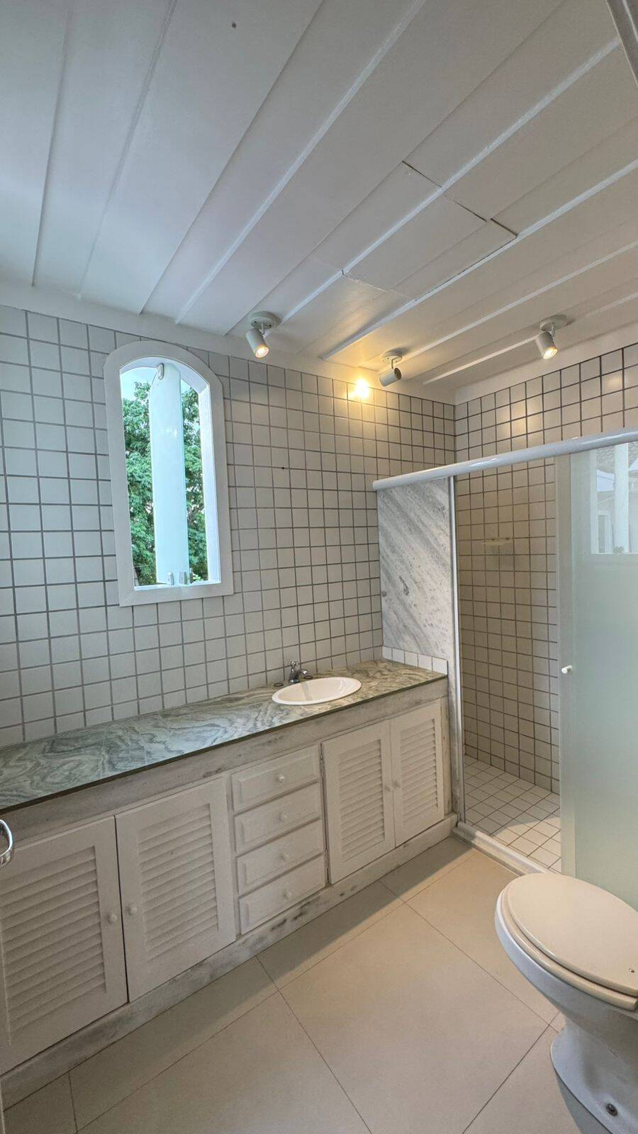 Casa para alugar com 5 quartos, 450m² - Foto 8