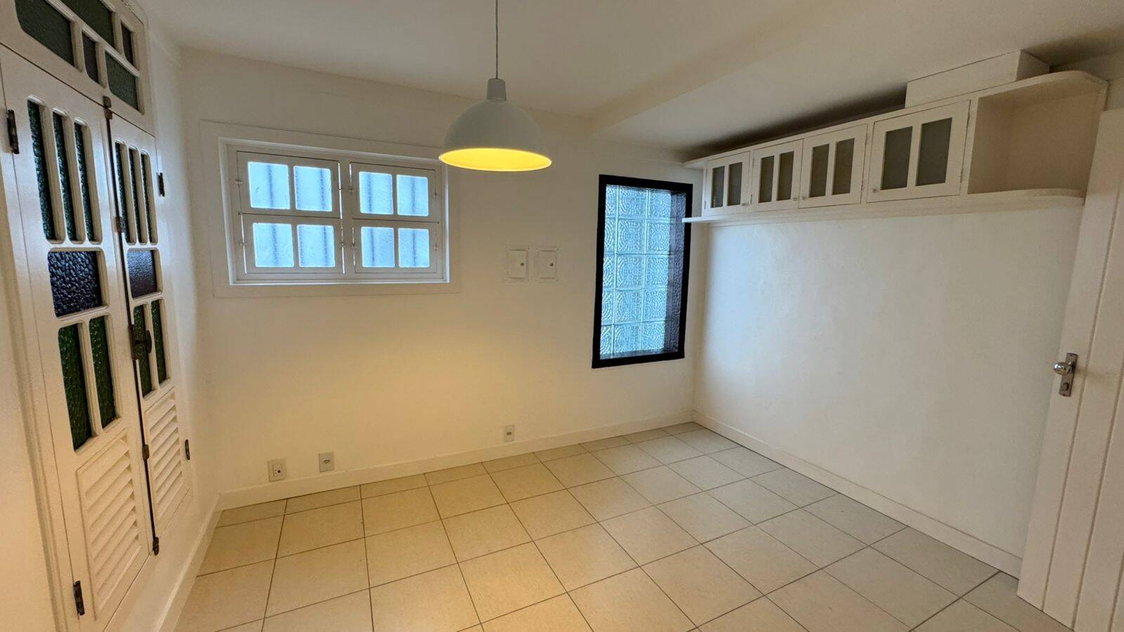 Casa para alugar com 5 quartos, 450m² - Foto 12