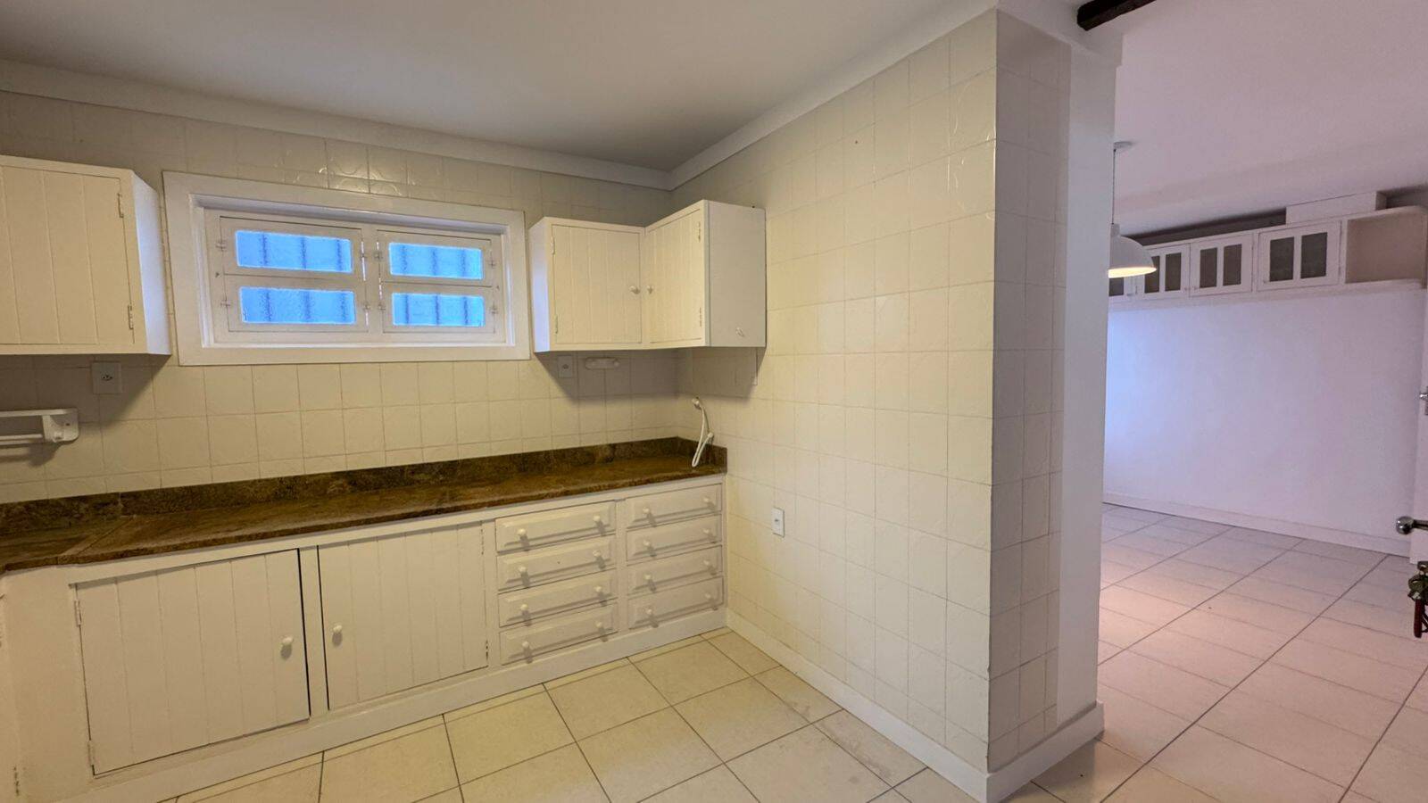 Casa para alugar com 5 quartos, 450m² - Foto 16