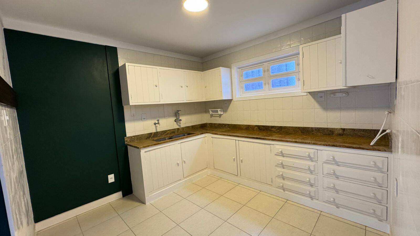 Casa para alugar com 5 quartos, 450m² - Foto 18