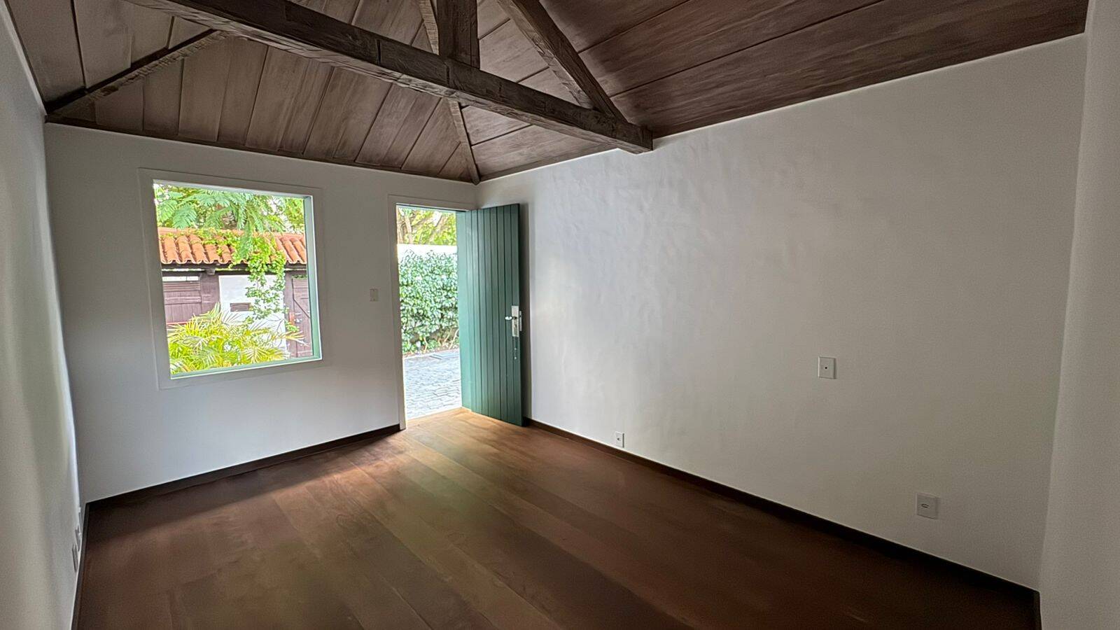 Casa para alugar com 5 quartos, 450m² - Foto 21