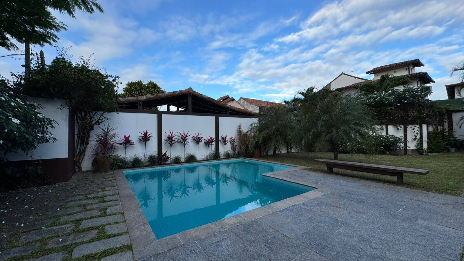 Casa para alugar com 5 quartos, 450m² - Foto 22