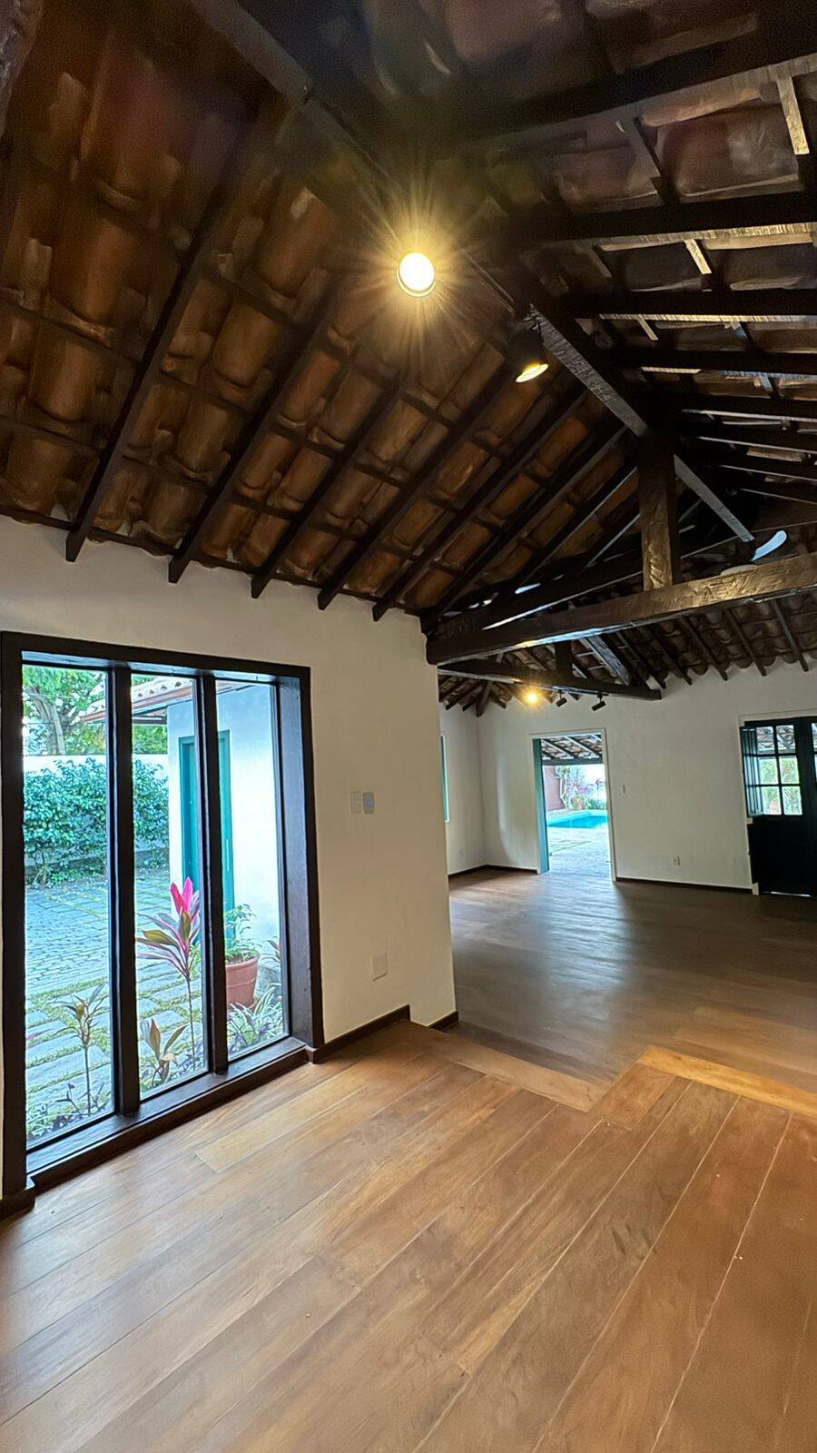 Casa para alugar com 5 quartos, 450m² - Foto 27