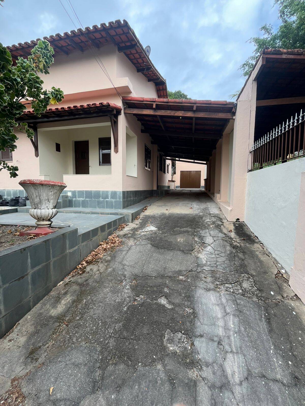 Casa à venda e aluguel com 3 quartos, 470m² - Foto 2