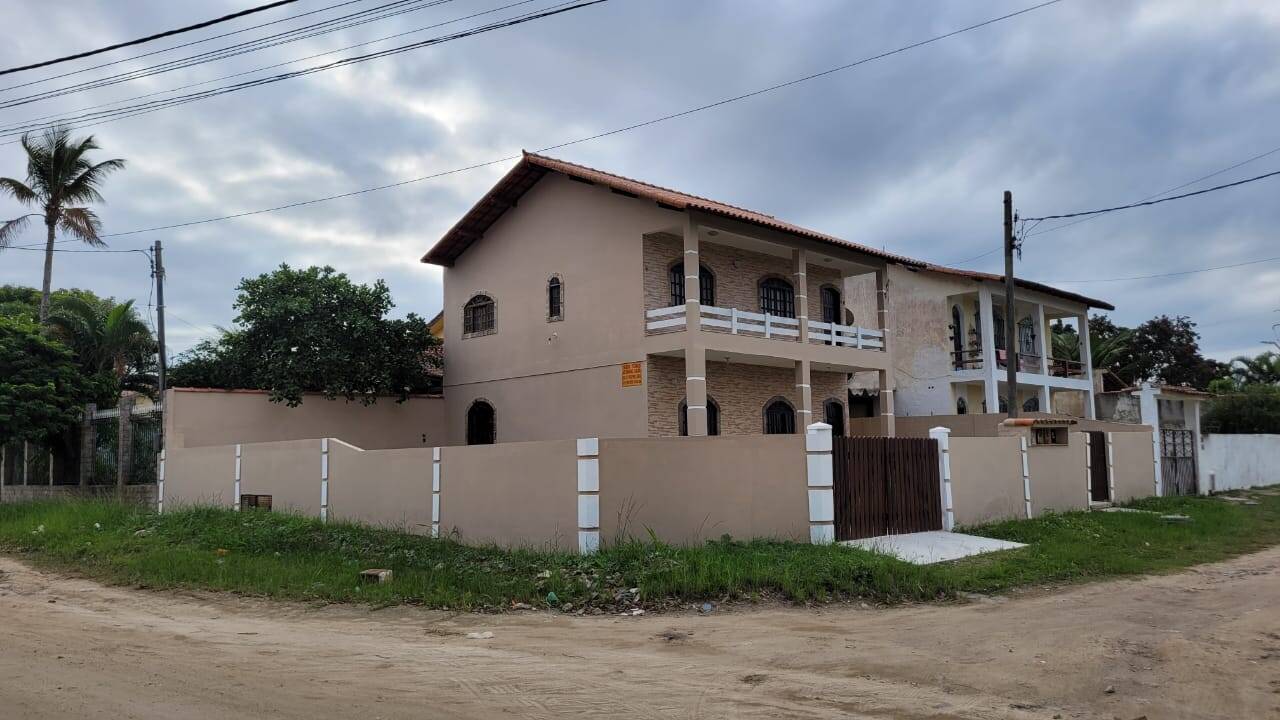 Casa à venda com 2 quartos, 70m² - Foto 2
