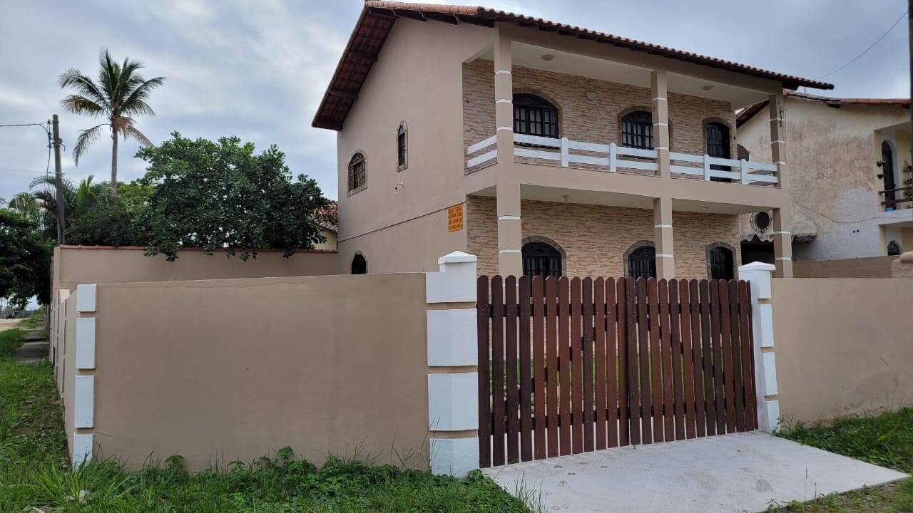 Casa à venda com 2 quartos, 70m² - Foto 4