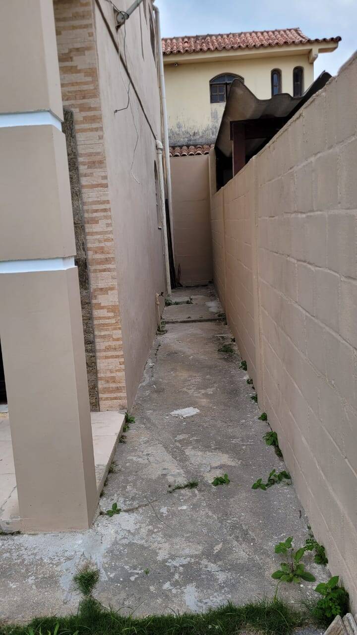 Casa à venda com 2 quartos, 70m² - Foto 11