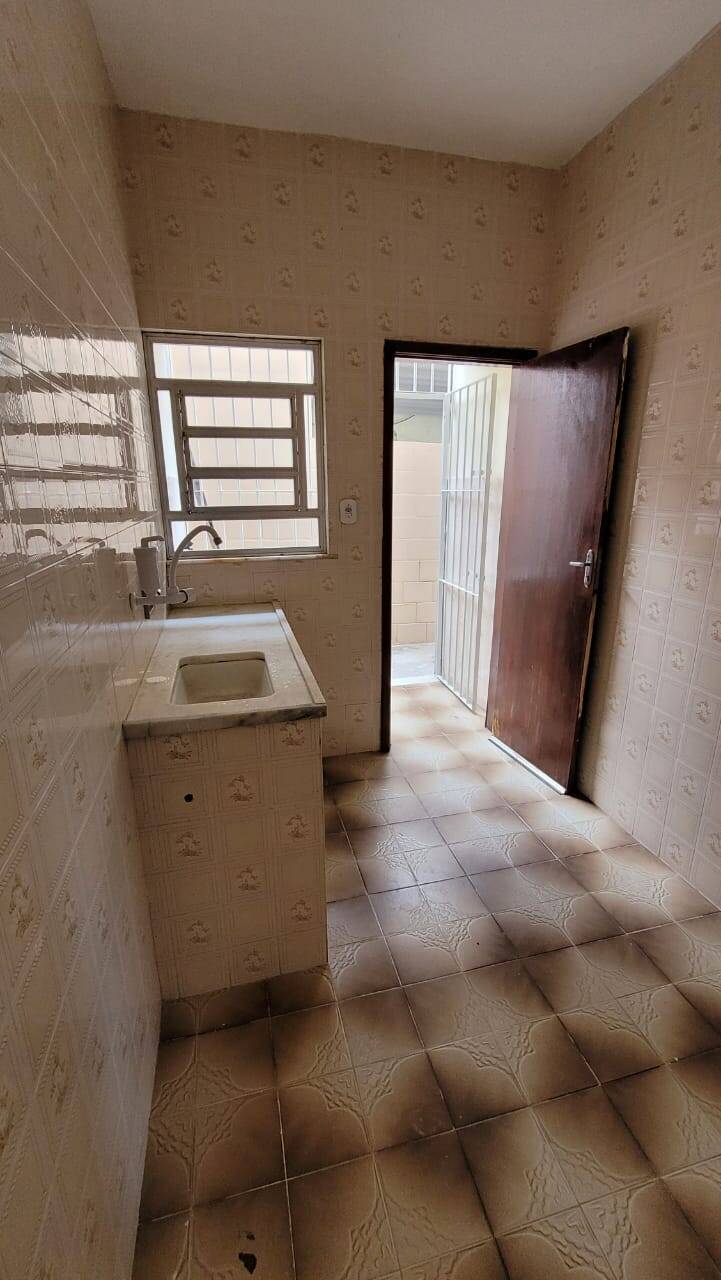 Casa à venda com 2 quartos, 70m² - Foto 19