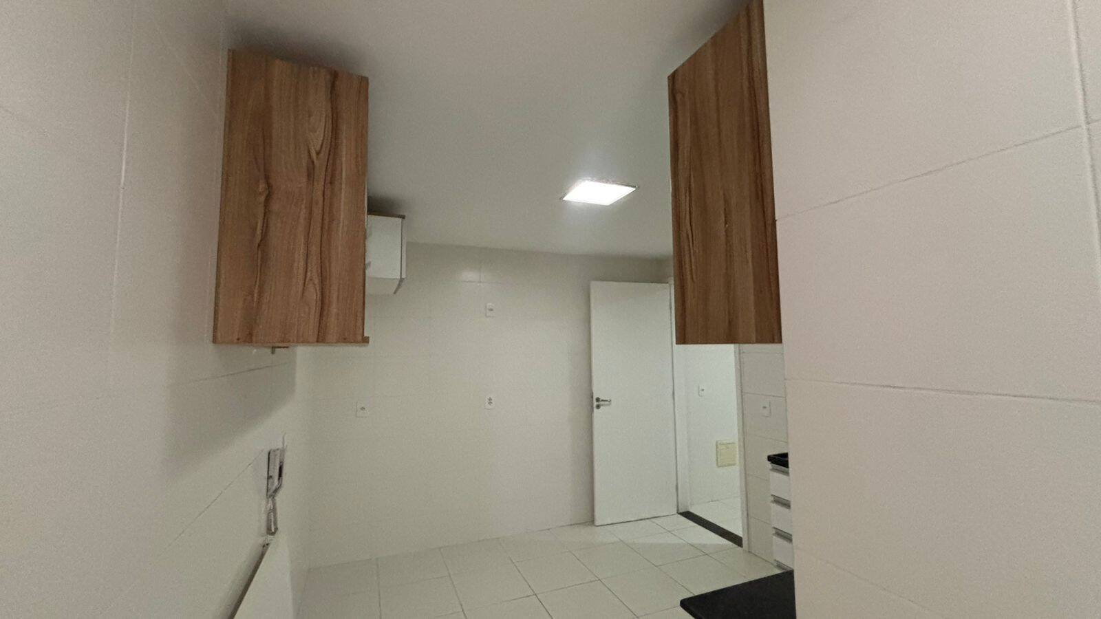 Apartamento à venda com 3 quartos, 180m² - Foto 8