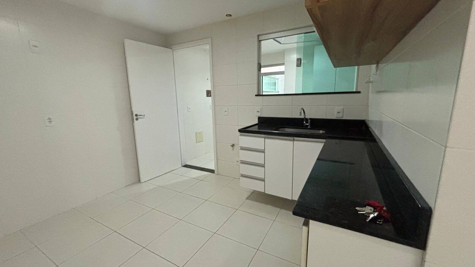Apartamento à venda com 3 quartos, 180m² - Foto 7
