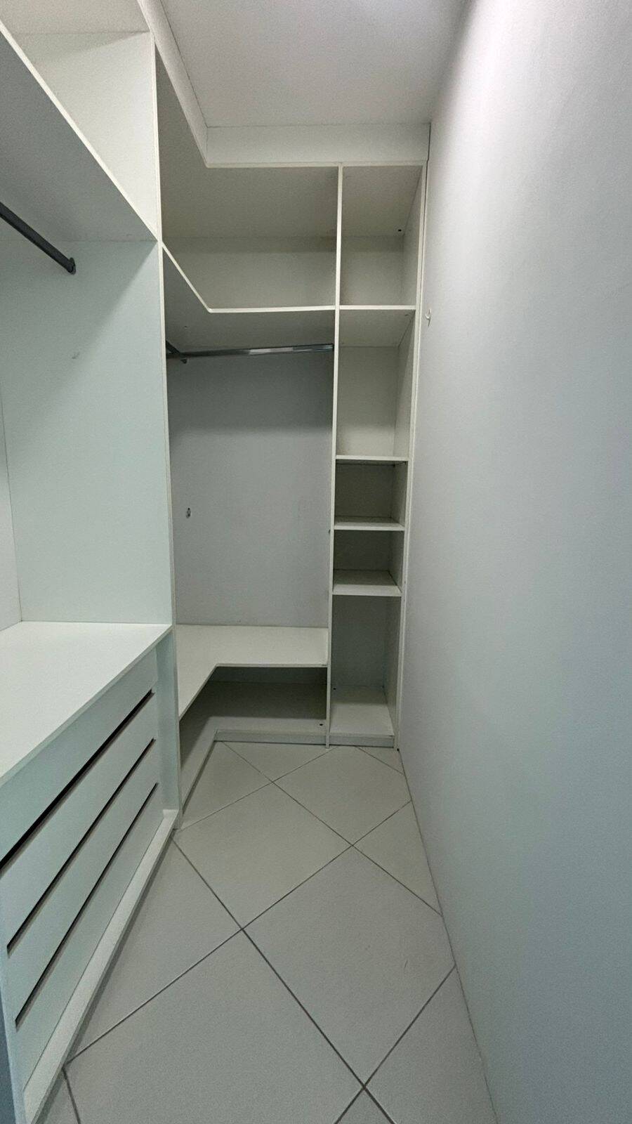 Apartamento à venda com 3 quartos, 180m² - Foto 17