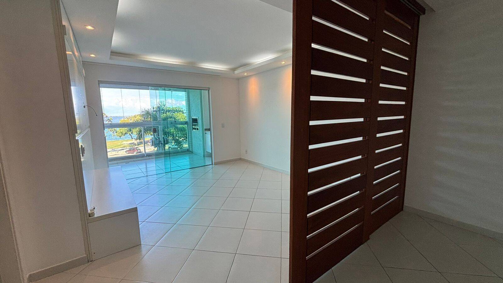 Apartamento à venda com 3 quartos, 180m² - Foto 3