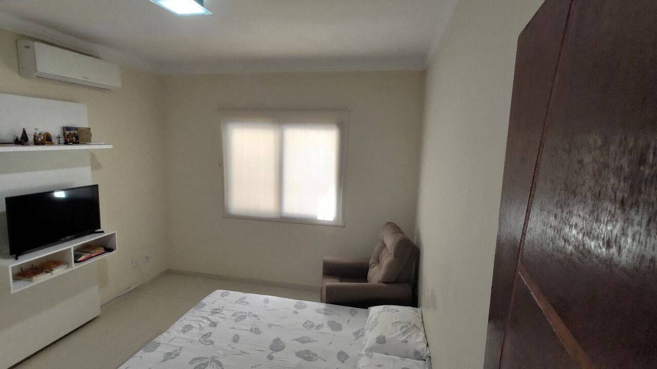 Casa à venda com 4 quartos, 480m² - Foto 9