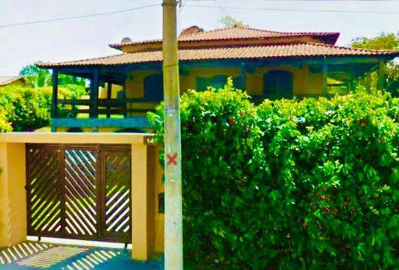 Casa para alugar com 5 quartos, 400m² - Foto 1