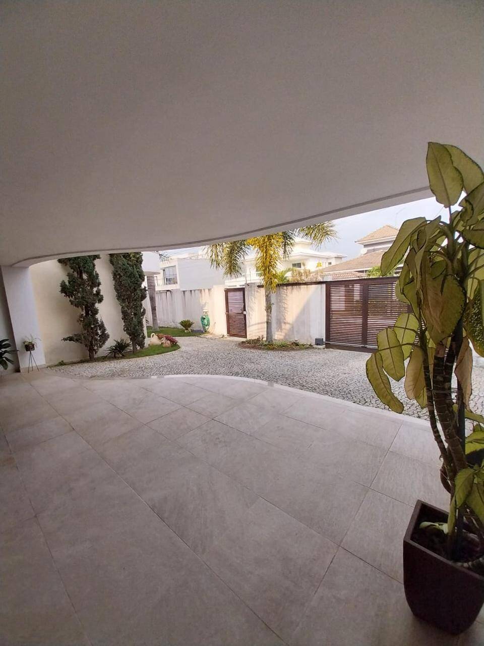 Casa à venda com 4 quartos, 341m² - Foto 6