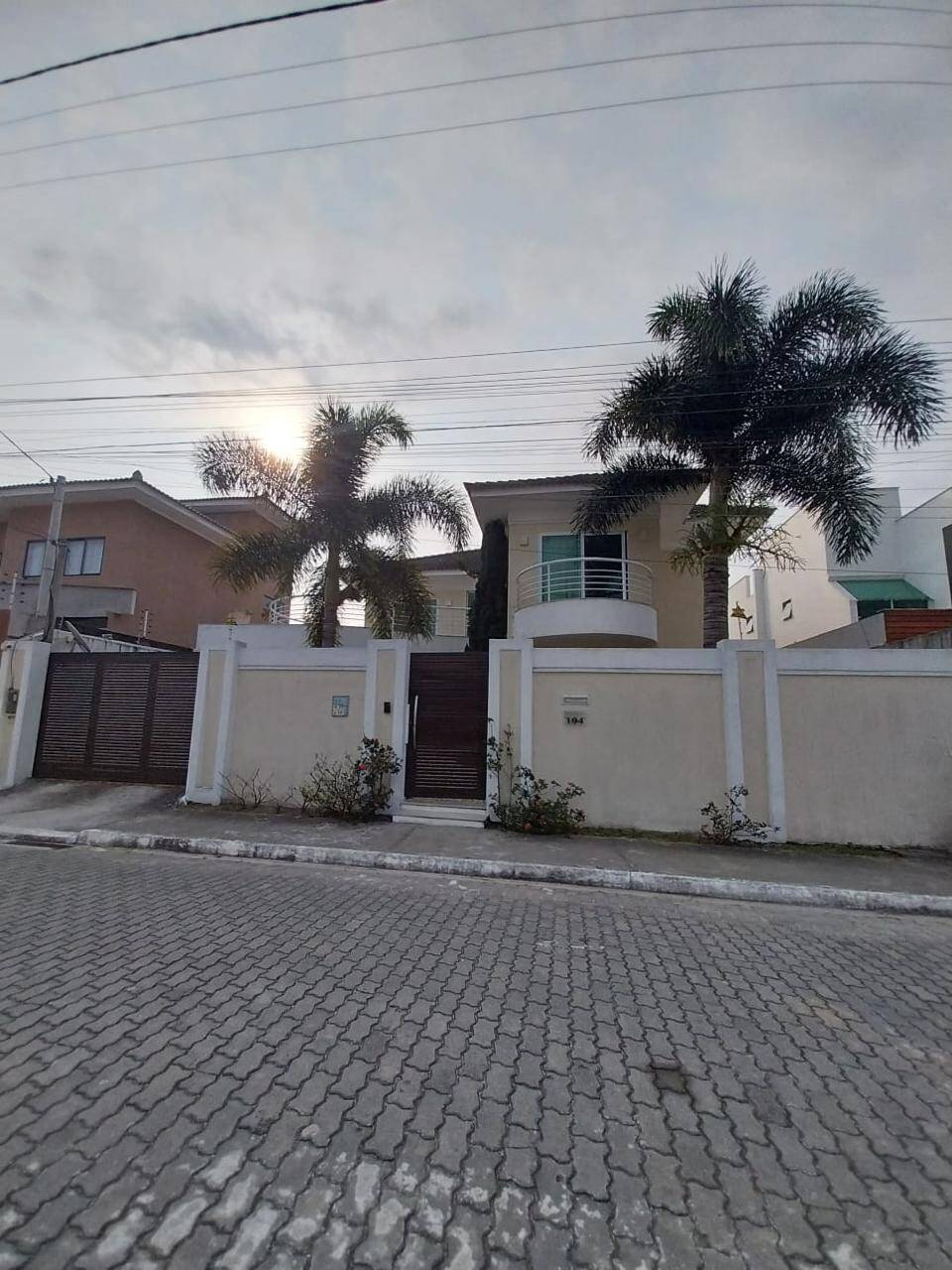 Casa à venda com 4 quartos, 341m² - Foto 2