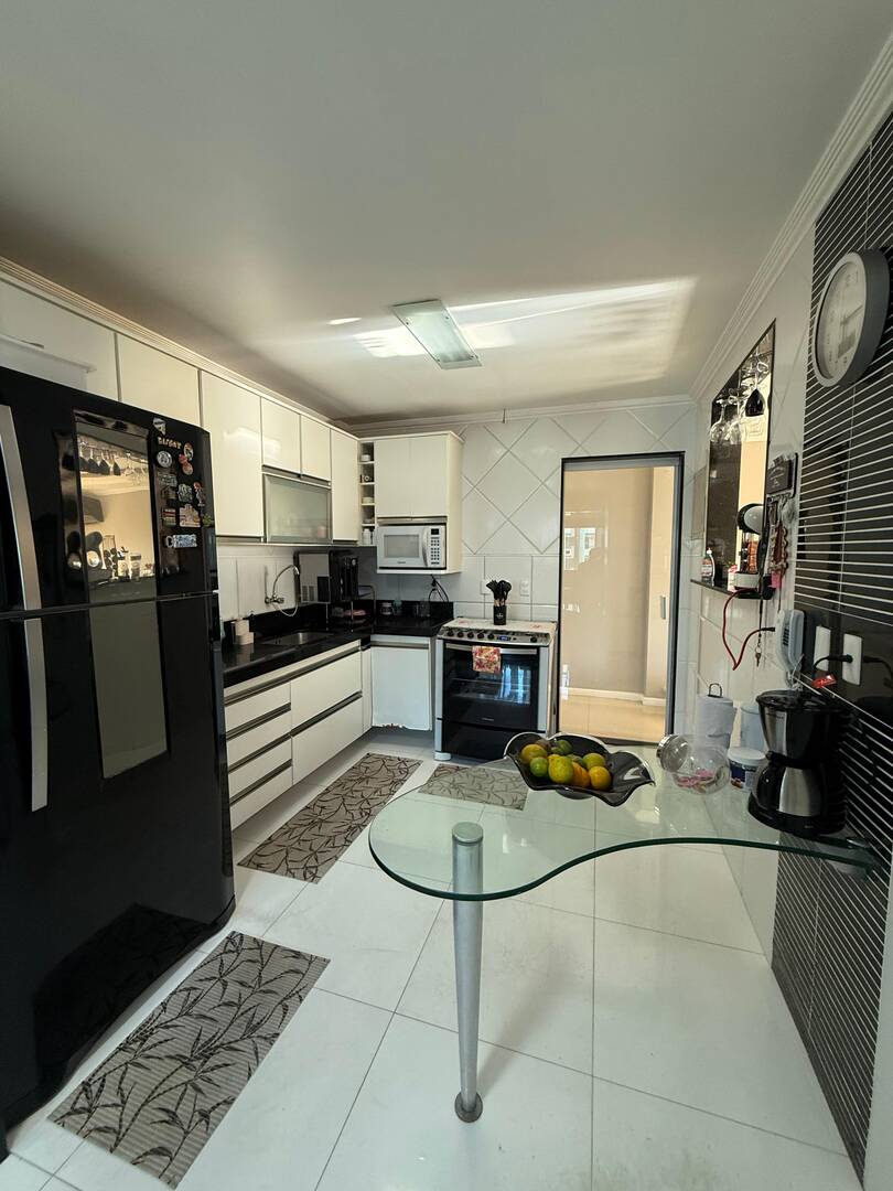 Casa para alugar com 2 quartos, 120m² - Foto 6