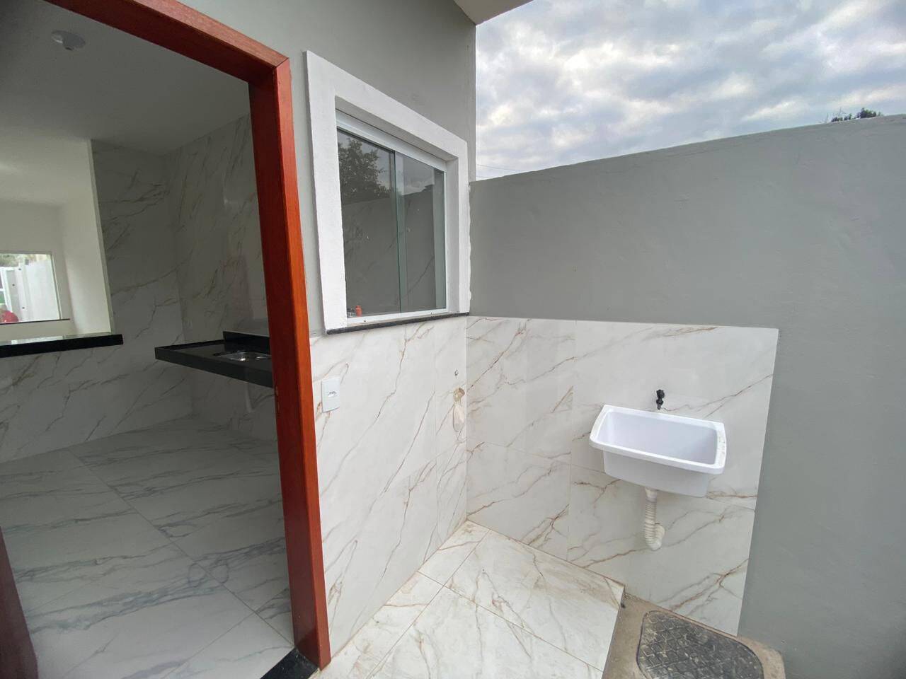 Casa à venda com 2 quartos, 54m² - Foto 12