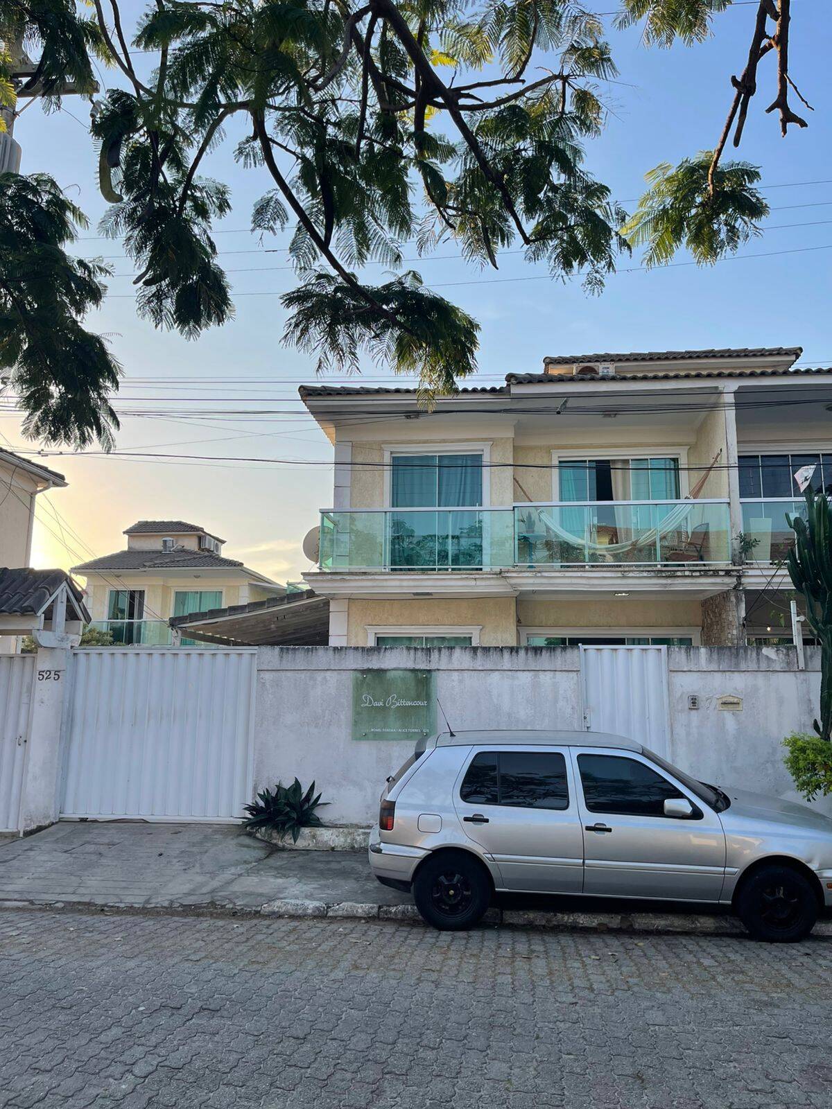 Casa à venda com 3 quartos, 130m² - Foto 1