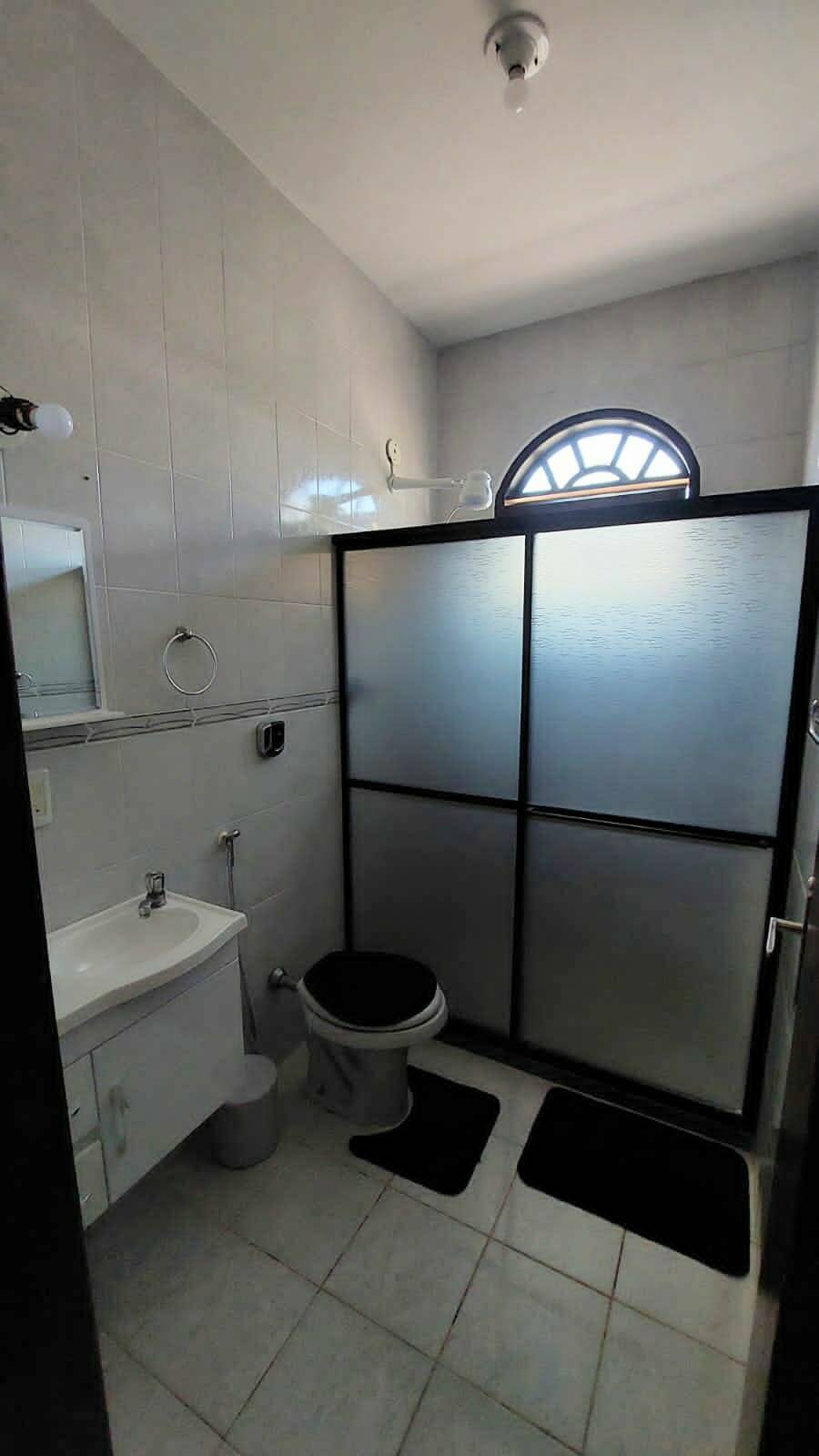 Casa para alugar com 4 quartos, 250m² - Foto 11