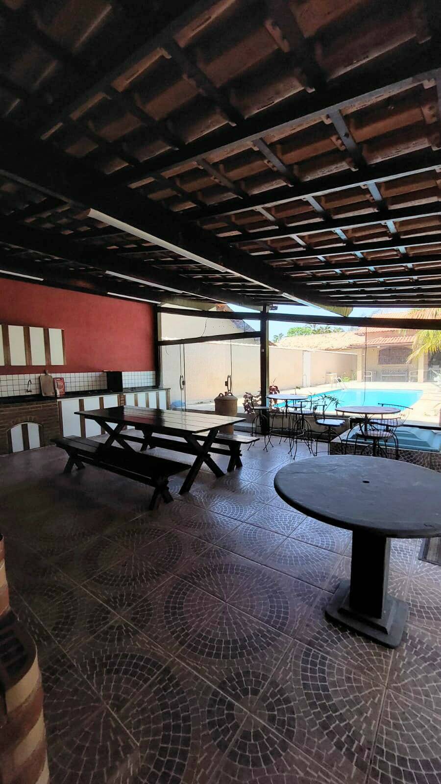 Casa para alugar com 4 quartos, 250m² - Foto 14