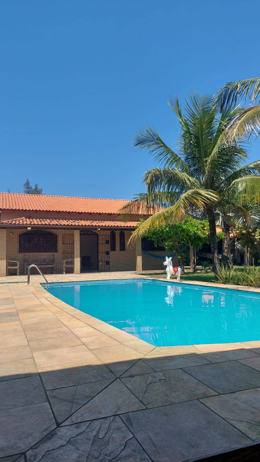 Casa para alugar com 4 quartos, 250m² - Foto 1