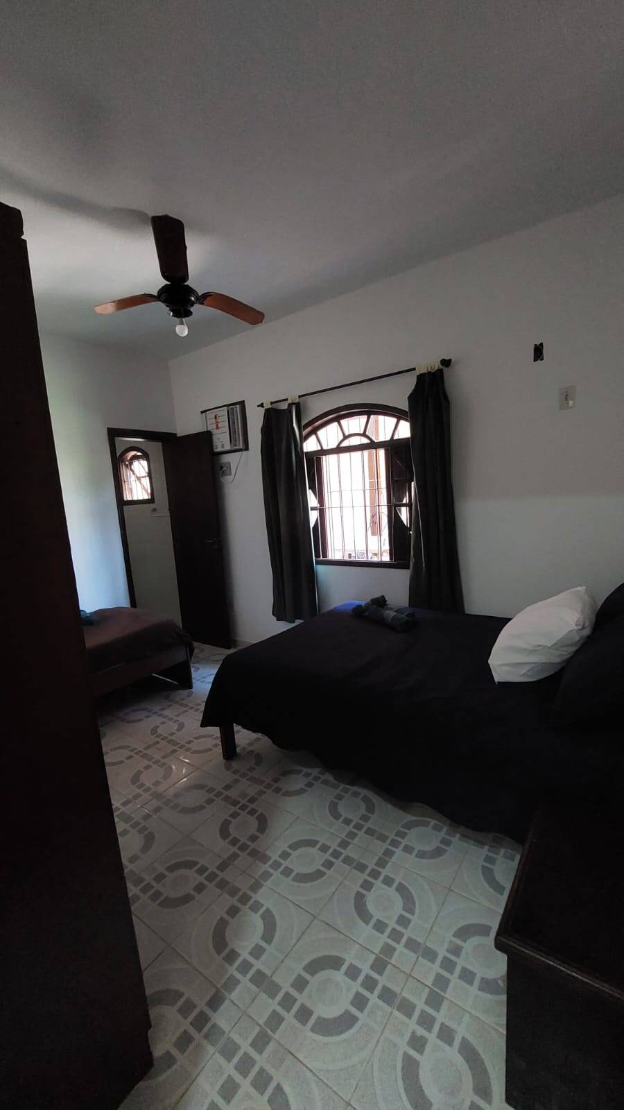 Casa para alugar com 4 quartos, 250m² - Foto 10