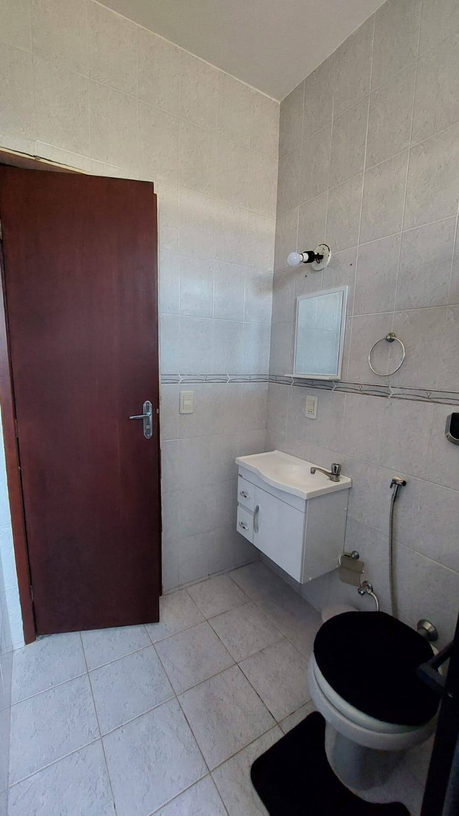 Casa para alugar com 4 quartos, 250m² - Foto 13