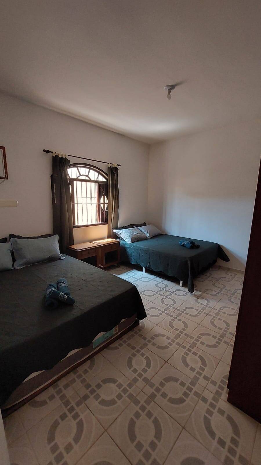 Casa para alugar com 4 quartos, 250m² - Foto 9