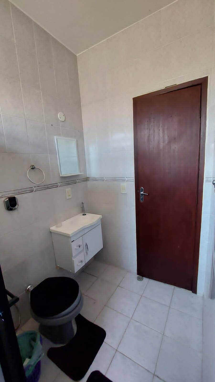 Casa para alugar com 4 quartos, 250m² - Foto 15