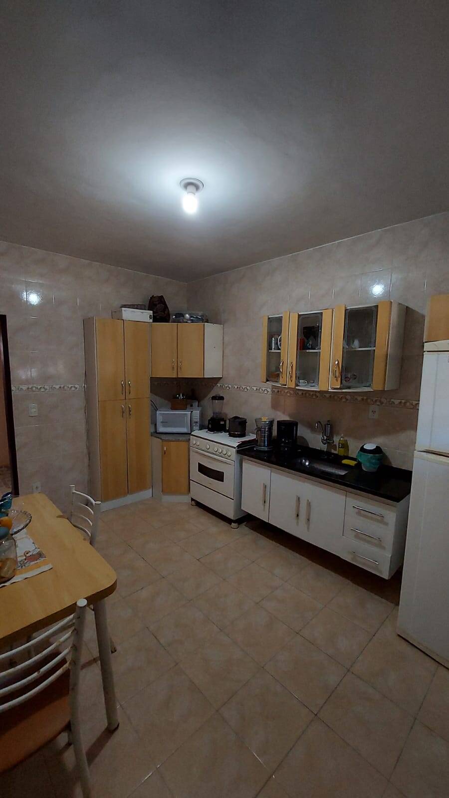 Casa para alugar com 4 quartos, 250m² - Foto 7