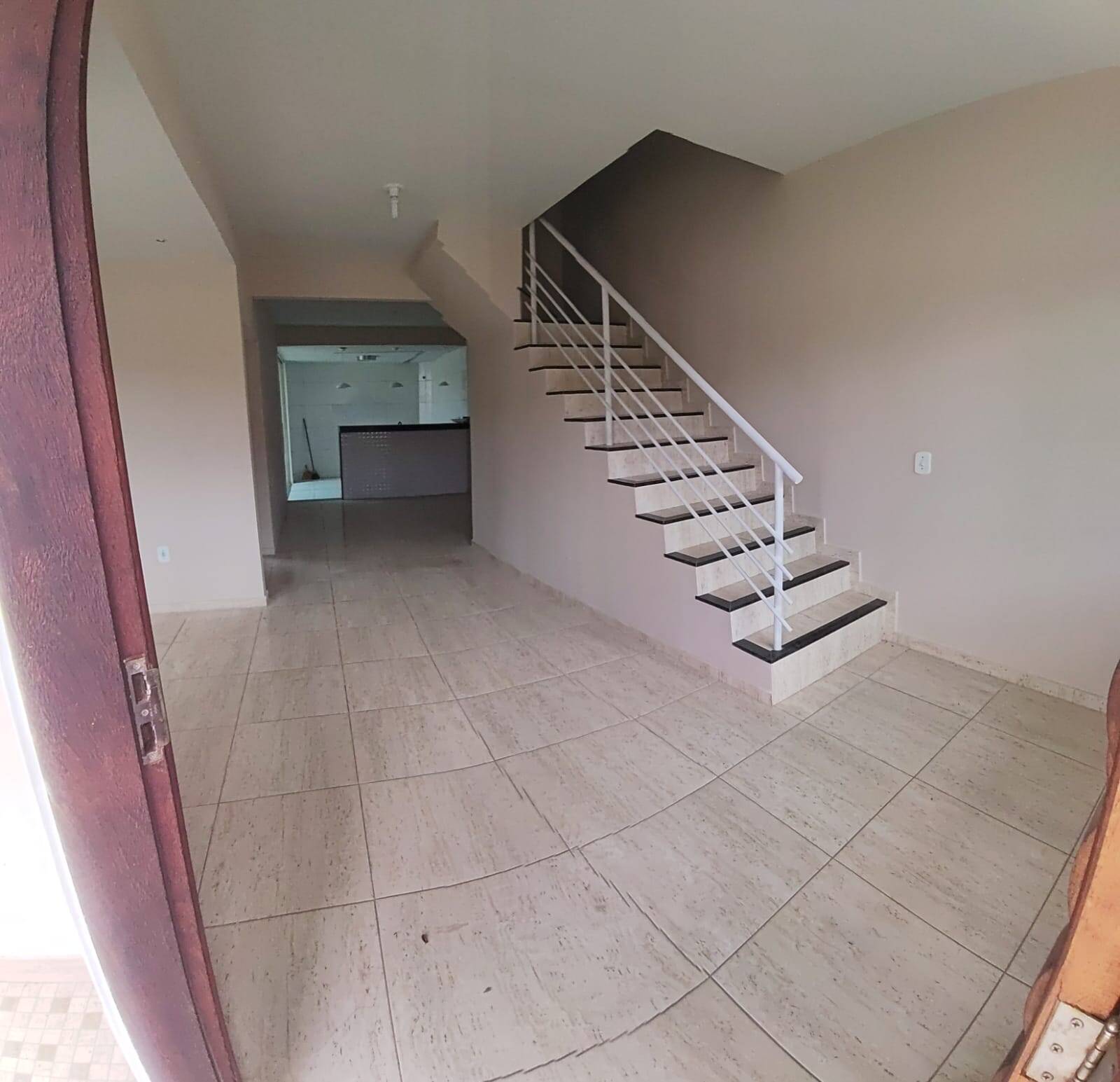Casa para alugar com 4 quartos, 100m² - Foto 3