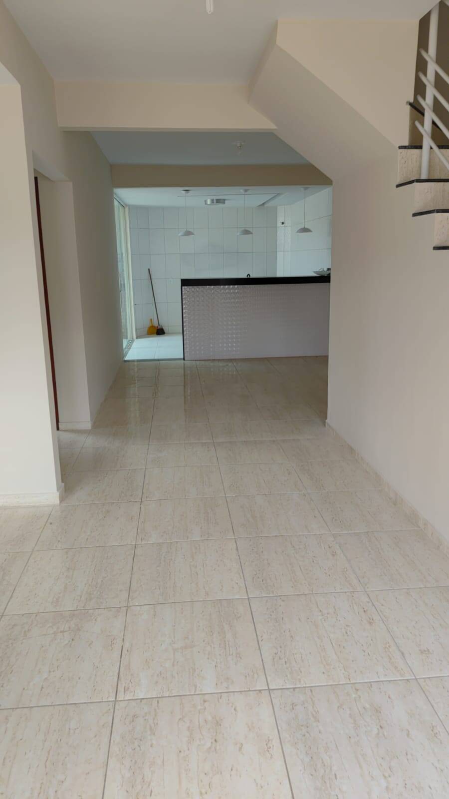 Casa para alugar com 4 quartos, 100m² - Foto 2