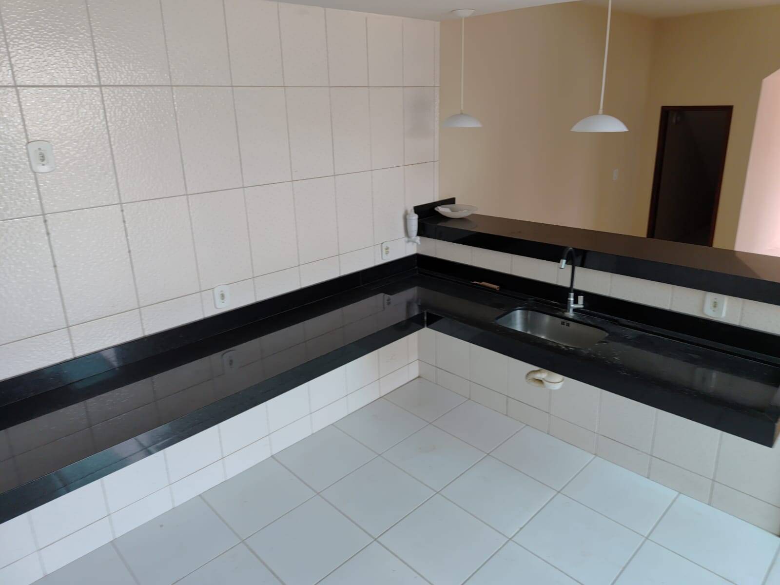 Casa para alugar com 4 quartos, 100m² - Foto 4