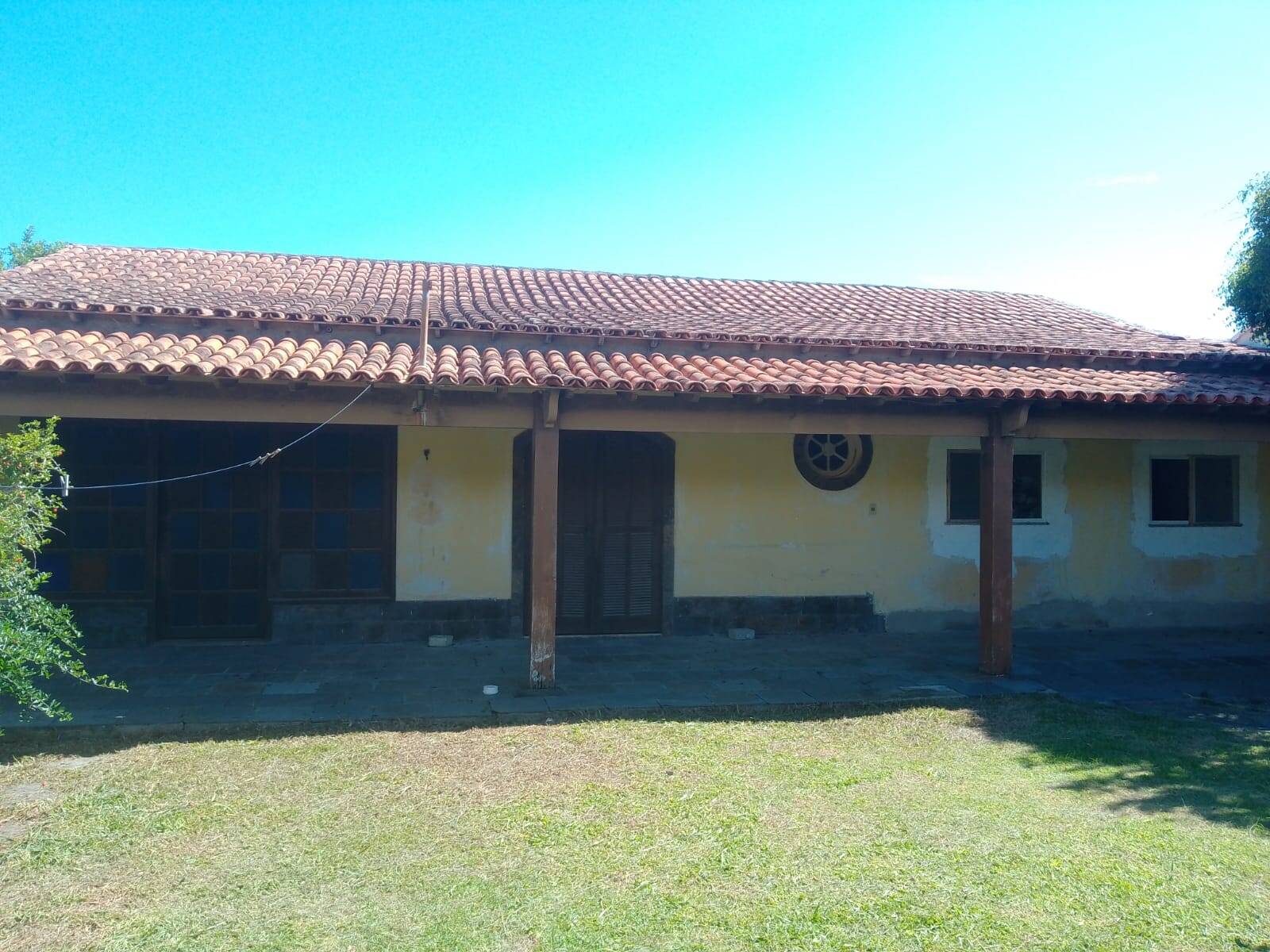 Casa à venda com 2 quartos, 90m² - Foto 2