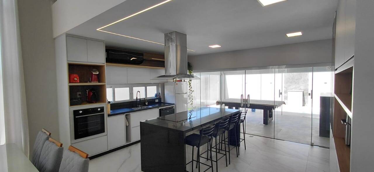 Casa, 4 quartos, 258 m² - Foto 10