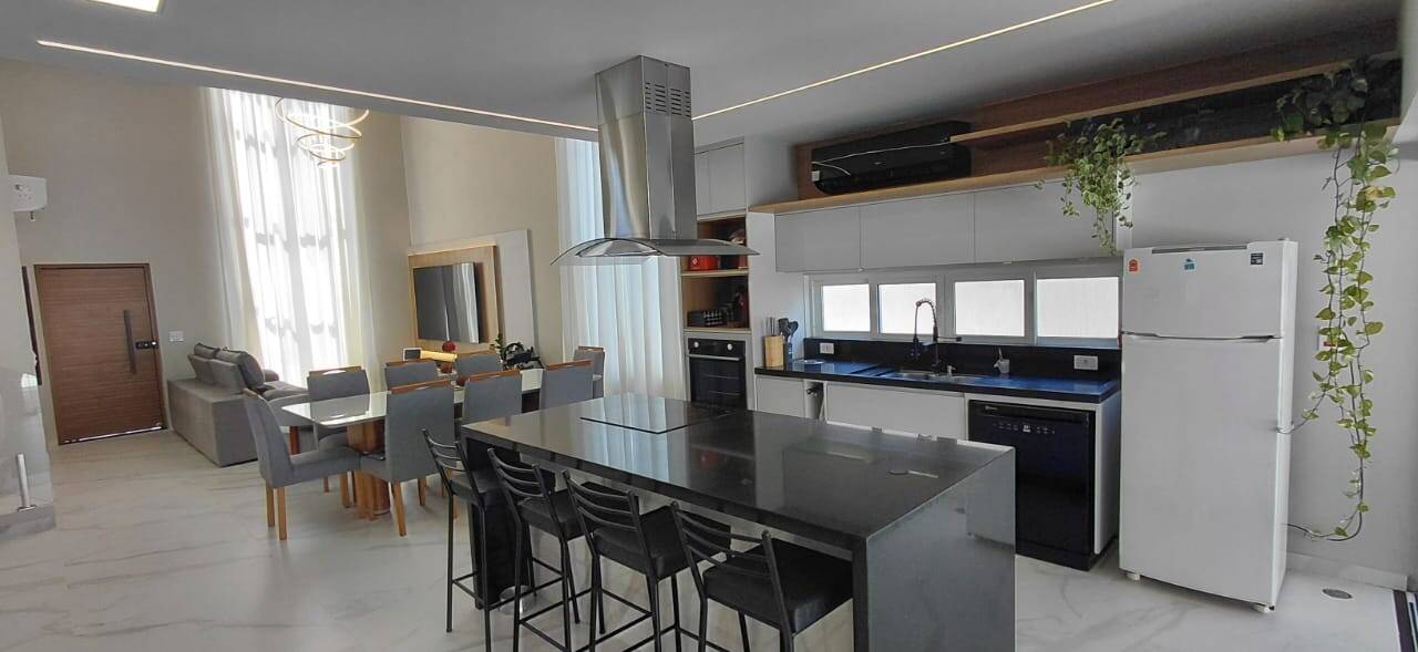 Casa, 4 quartos, 258 m² - Foto 8