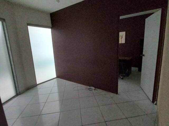 Sala para Locação em Araruama - 4